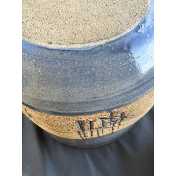 Sign Davis Art Pottery Jar w Lid Sandstone Glaze Stoneware Hand Thrown Blue Tan - Picture 10 of 11